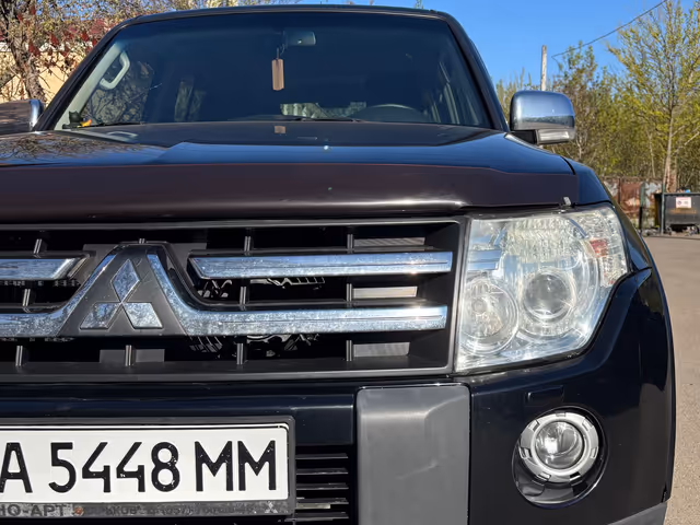 Mitsubishi Pajero - фото 3
