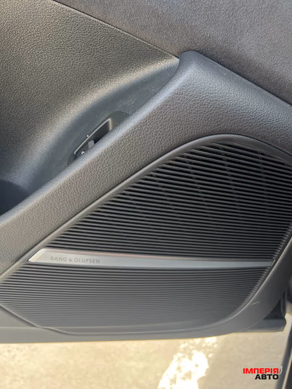 Audi Q8 - фото 19