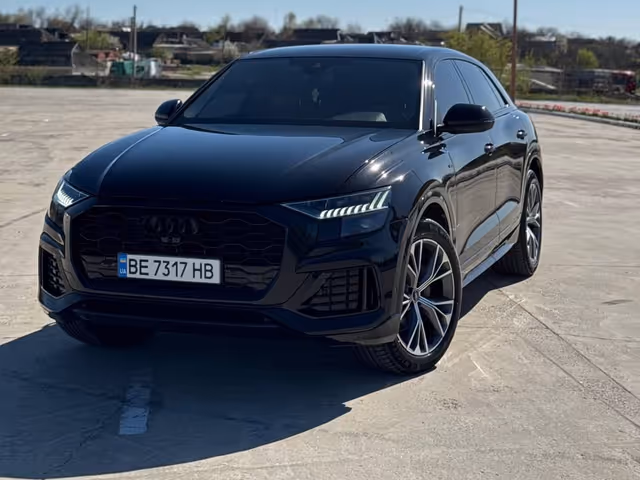 Audi Q8 - фото 1