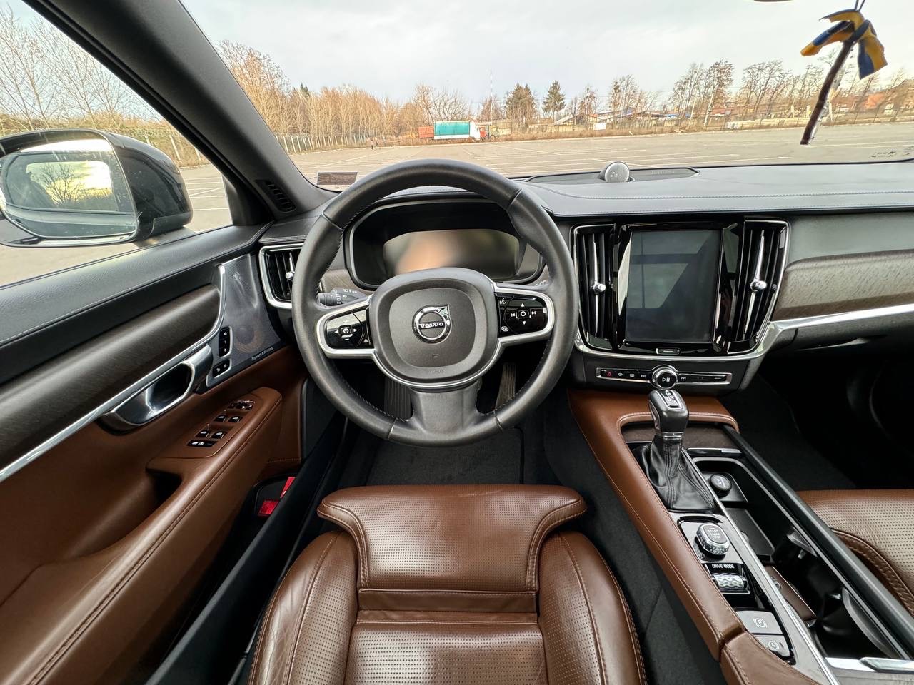 Volvo V90 Cross Country - фото 11