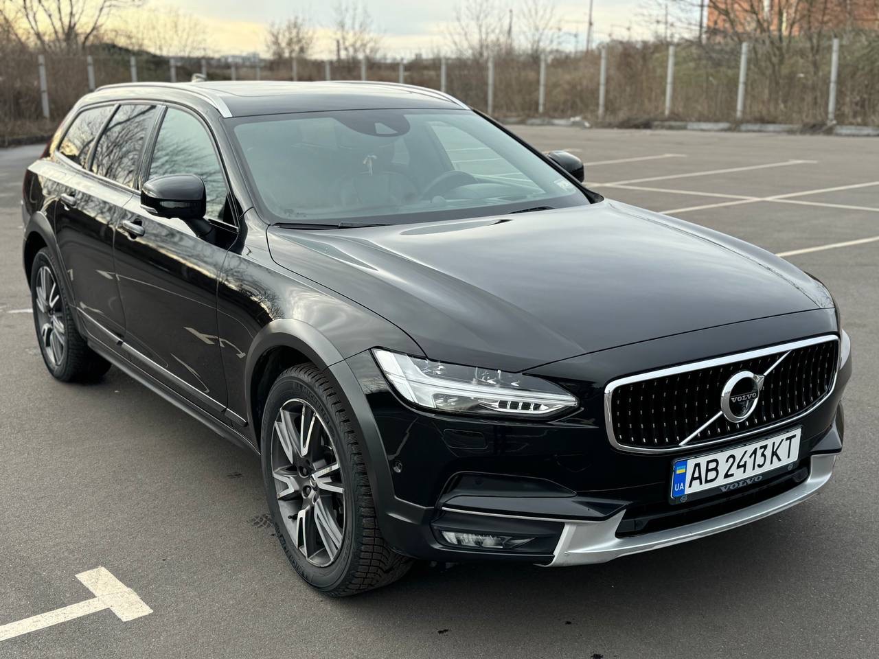 Volvo V90 Cross Country - фото 14