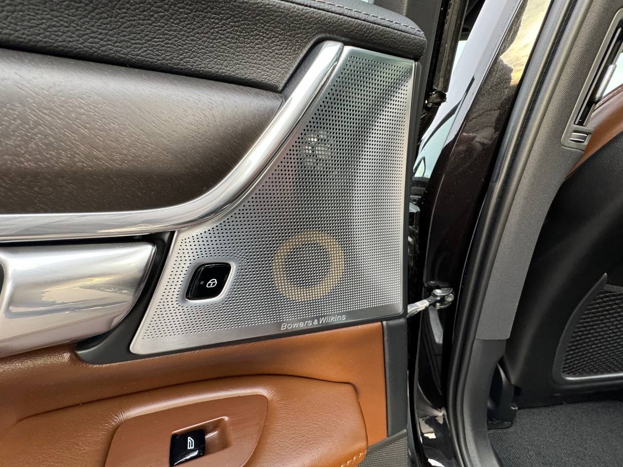 Volvo V90 Cross Country - фото 50