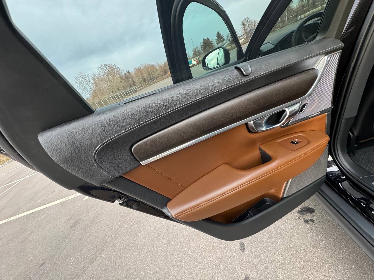 Volvo V90 Cross Country - фото 30