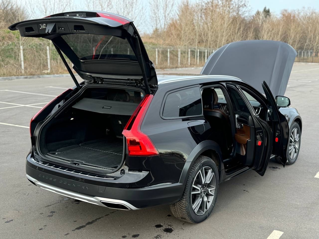 Volvo V90 Cross Country - фото 17