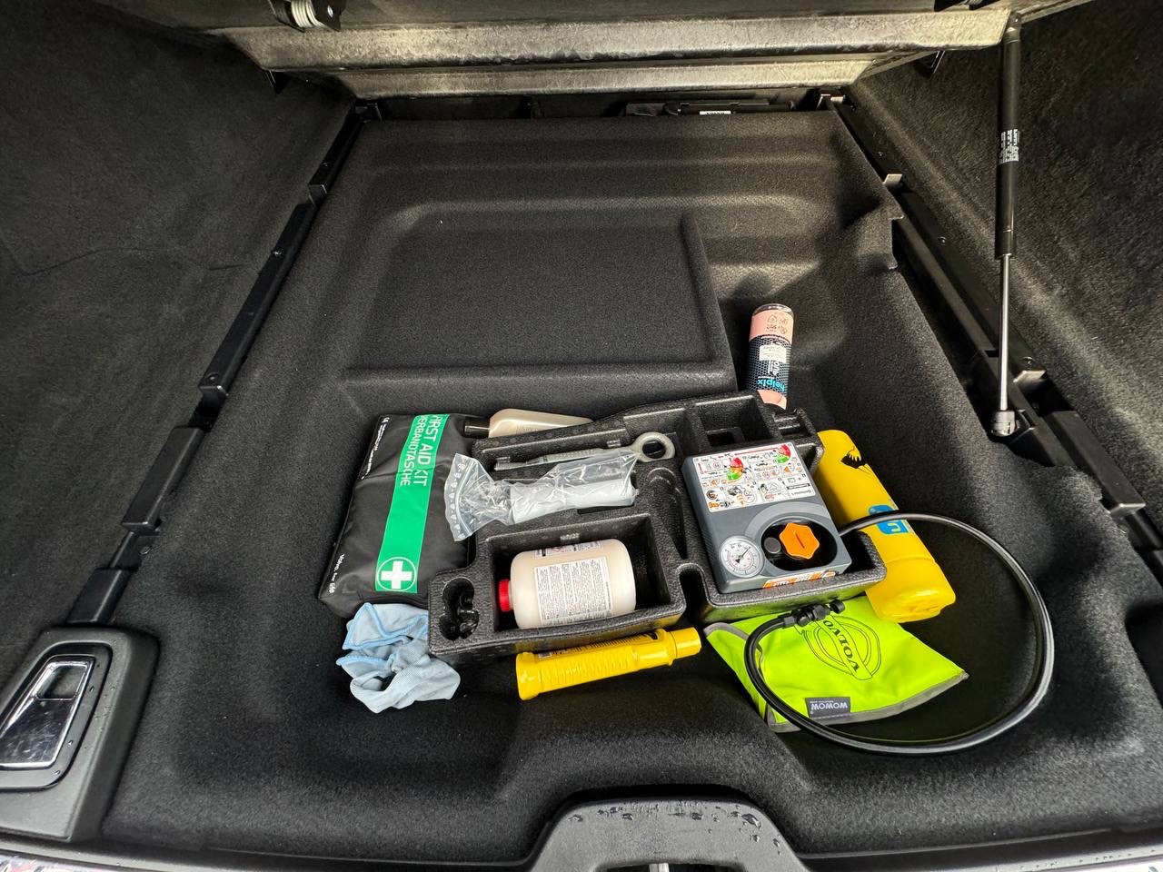 Volvo V90 Cross Country - фото 21