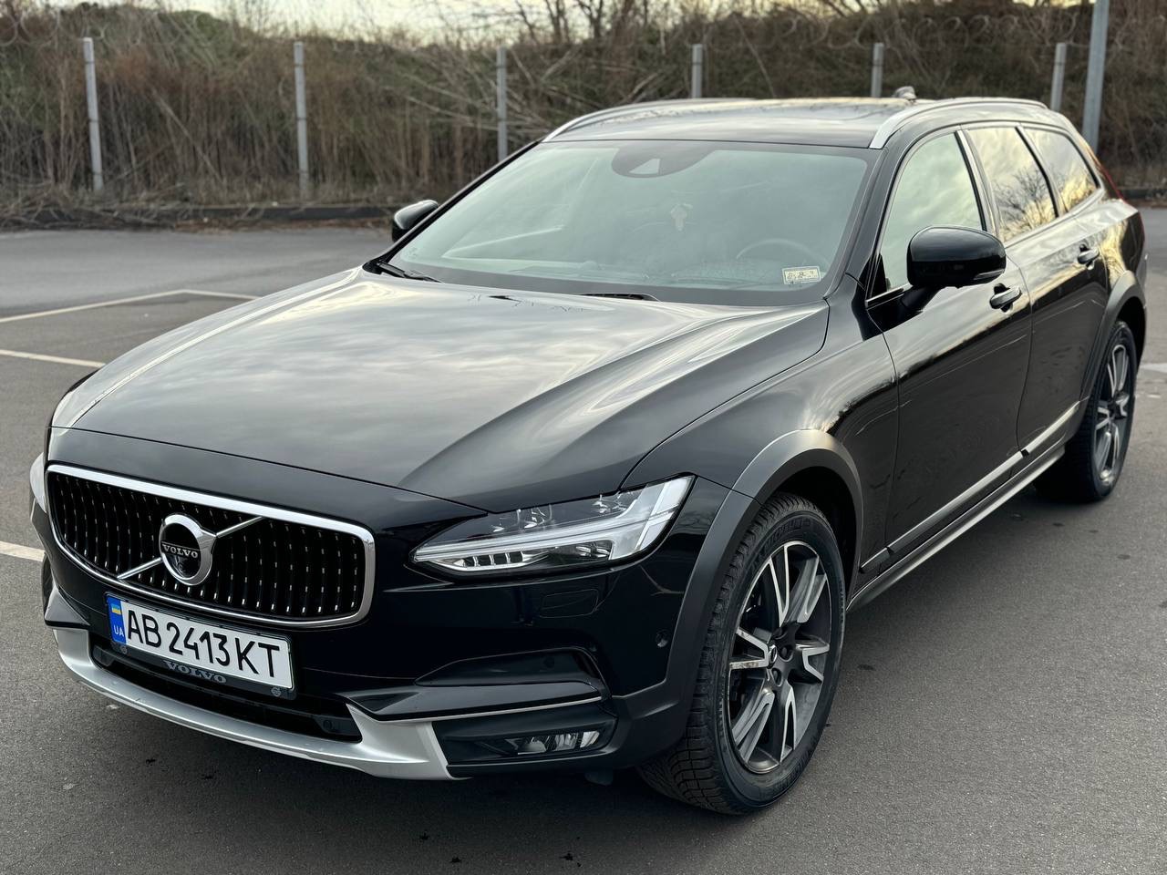 Volvo V90 Cross Country - фото 25