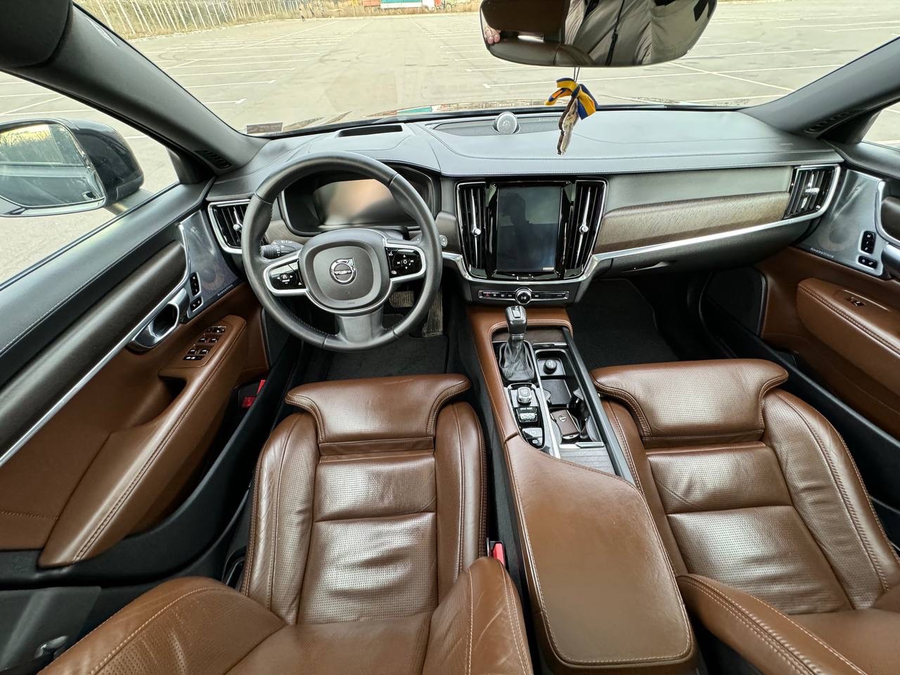 Volvo V90 Cross Country - фото 15