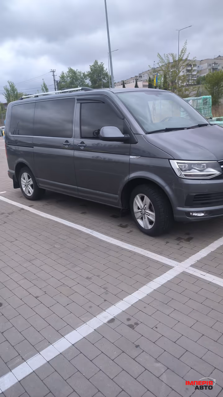 Volkswagen Multivan - фото 5