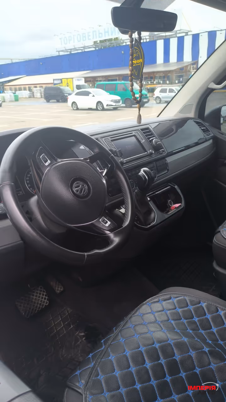 Volkswagen Multivan - фото 7