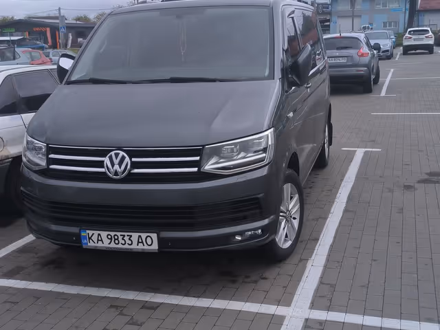 Volkswagen Multivan - фото 1