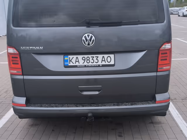 Volkswagen Multivan - фото 2