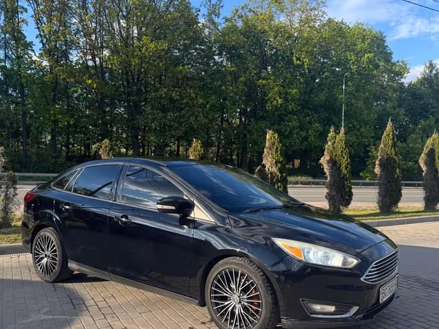 Ford Focus - фото 5