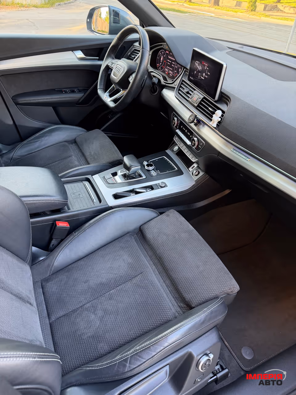 Audi Q5 - фото 32