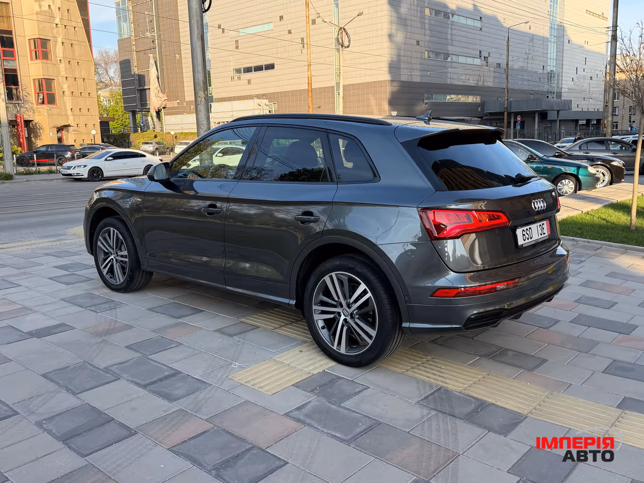 Audi Q5 - фото 7