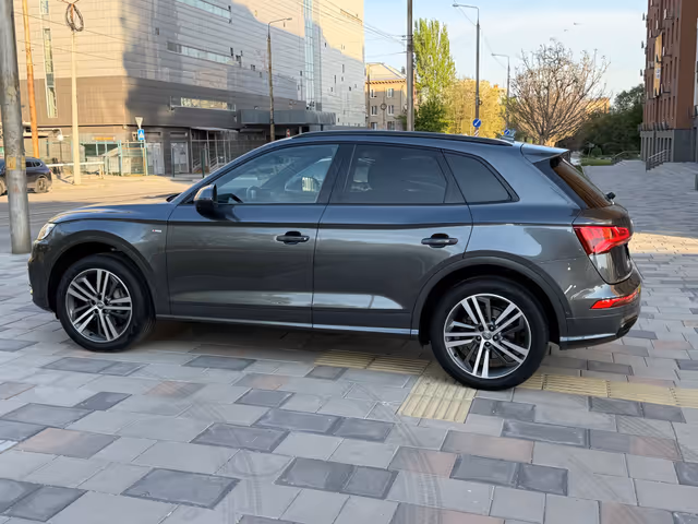 Audi Q5 - фото 5