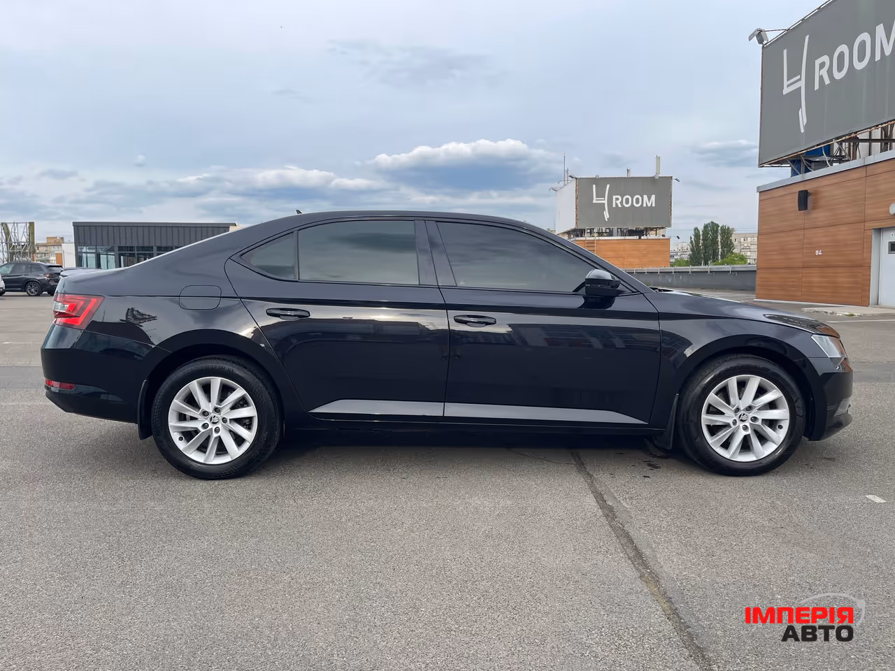 Skoda Superb - фото 6