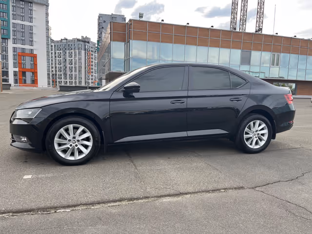 Skoda Superb - фото 3