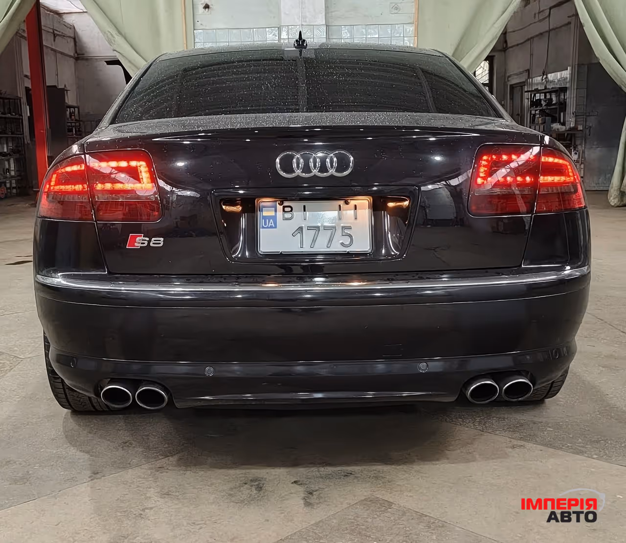 Audi S8 - фото 5