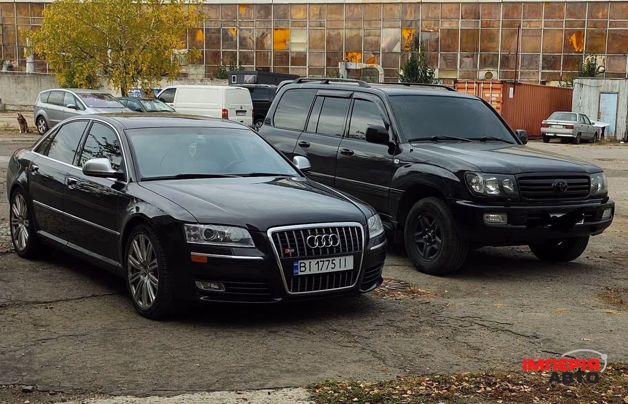 Audi S8 - фото 2