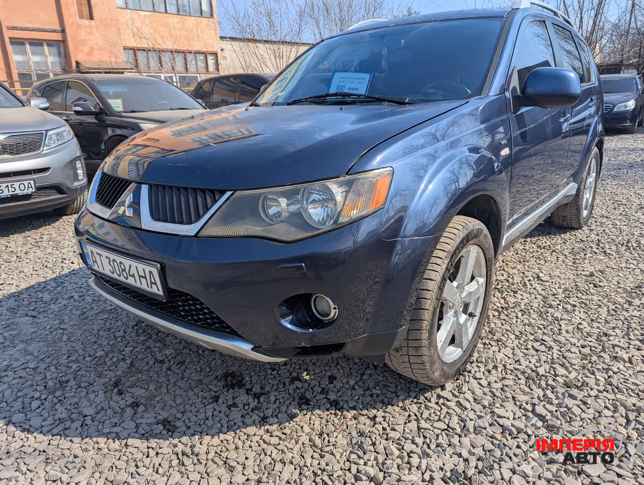 Mitsubishi Outlander - фото 1
