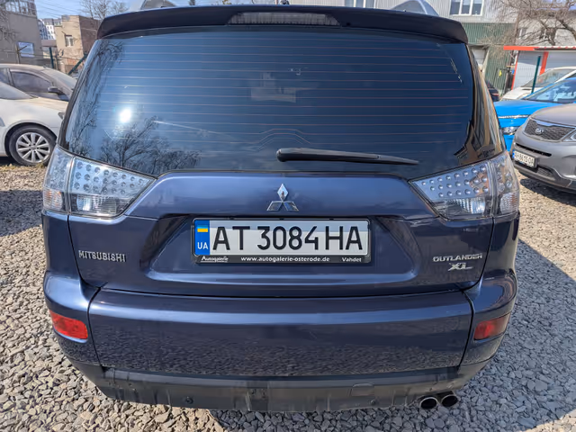 Mitsubishi Outlander - фото 3