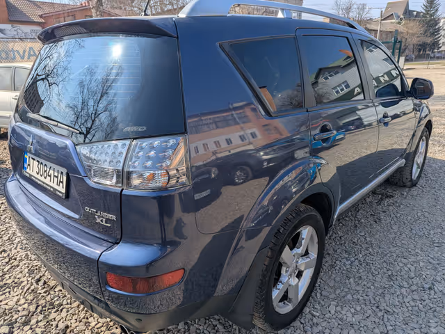 Mitsubishi Outlander - фото 4