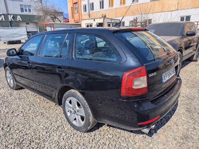 Skoda Octavia - фото 2