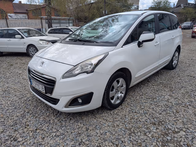 Peugeot 5008 - фото 1
