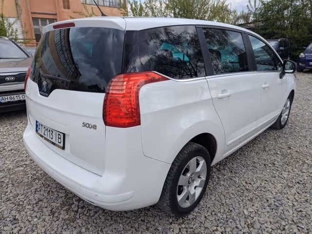 Peugeot 5008 - фото 4