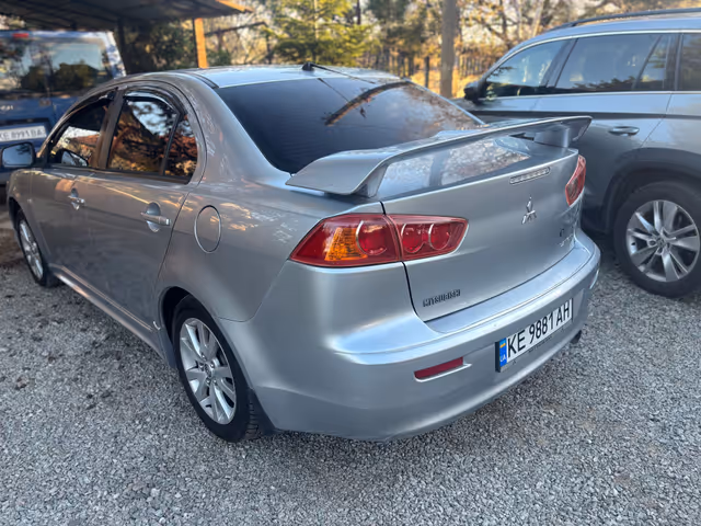 Mitsubishi Lancer - фото 5