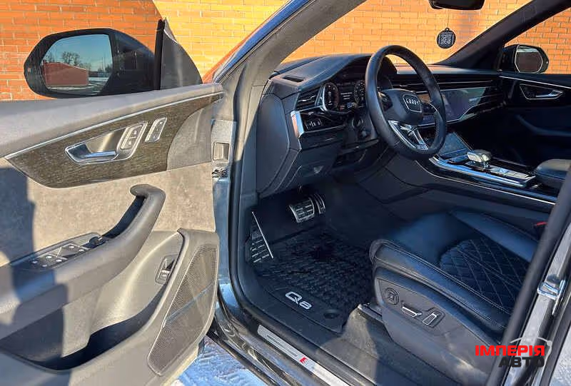 Audi Q8 - фото 6