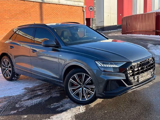 Audi Q8 - фото 1