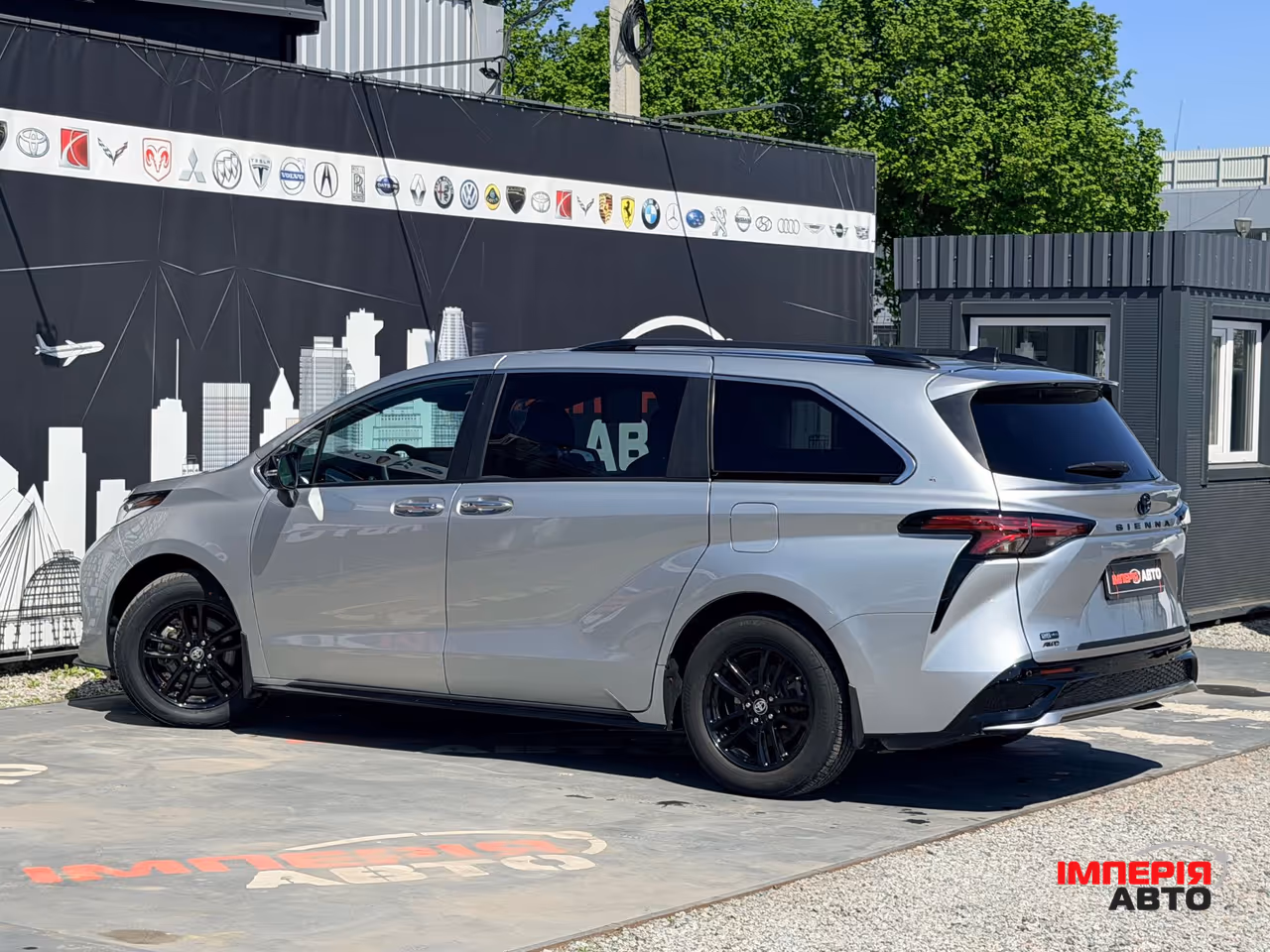 Toyota Sienna - фото 6