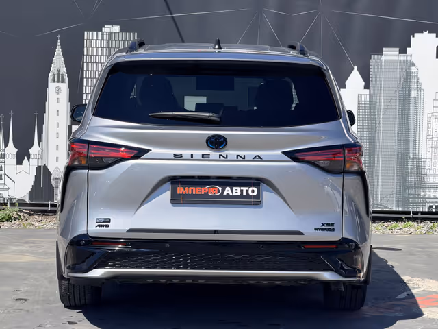 Toyota Sienna - фото 4