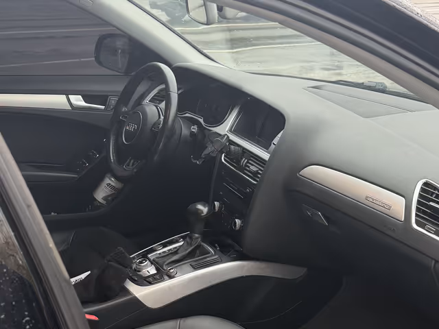 Audi A4 - фото 5