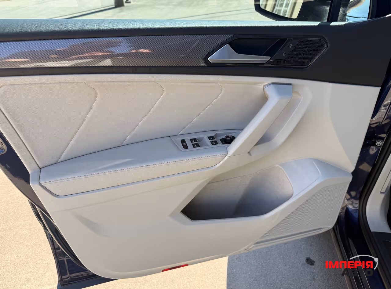 Volkswagen Tiguan - фото 14