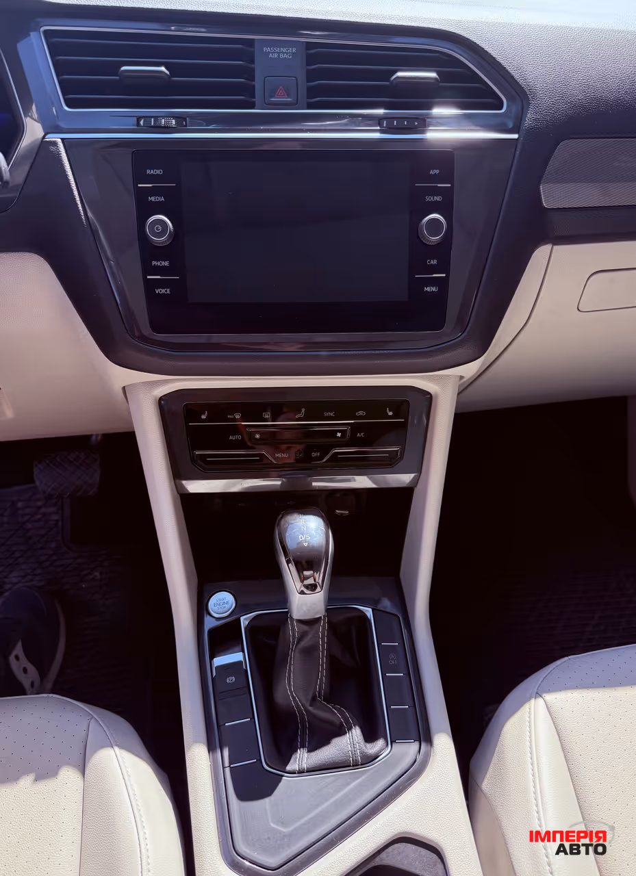 Volkswagen Tiguan - фото 16