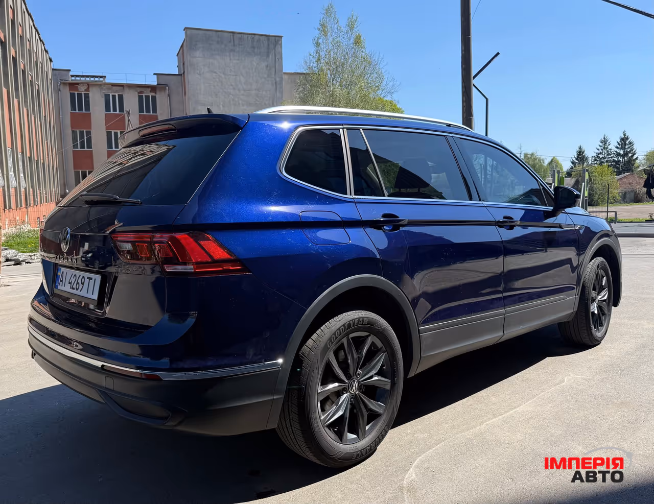 Volkswagen Tiguan - фото 8