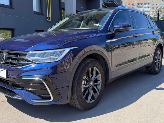 Volkswagen Tiguan - фото 3