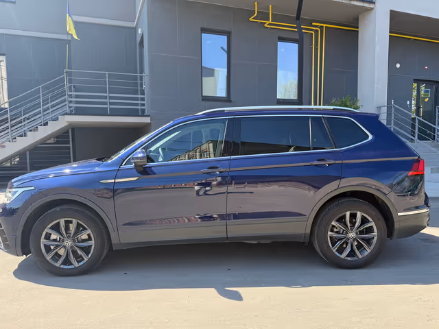 Volkswagen Tiguan - фото 5