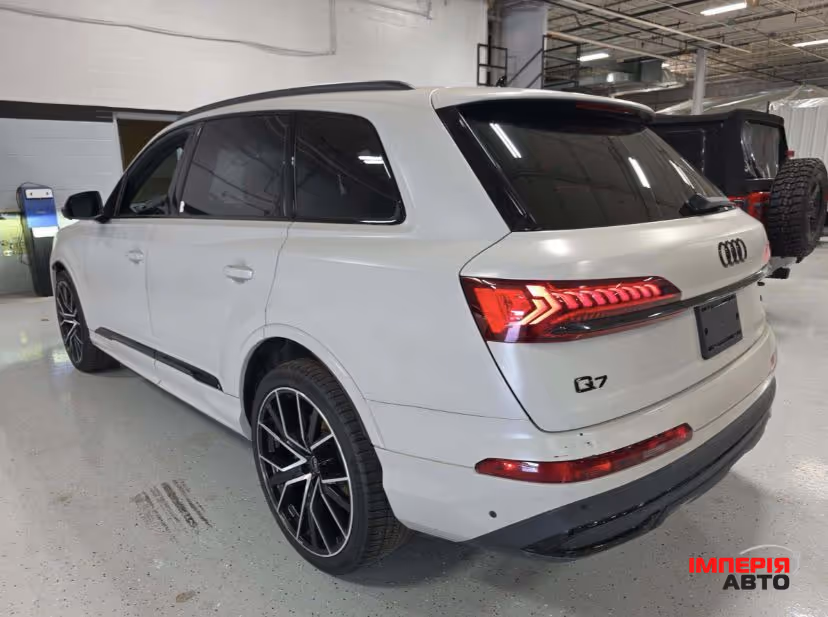 Audi Q7 - фото 3