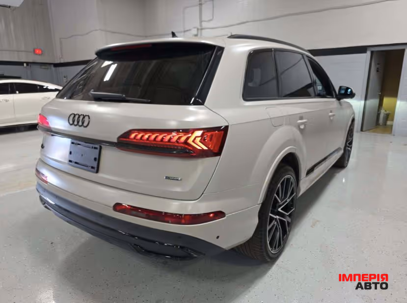 Audi Q7 - фото 4