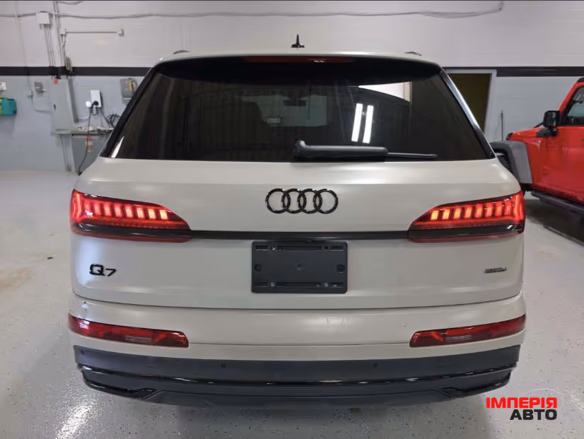 Audi Q7 - фото 6
