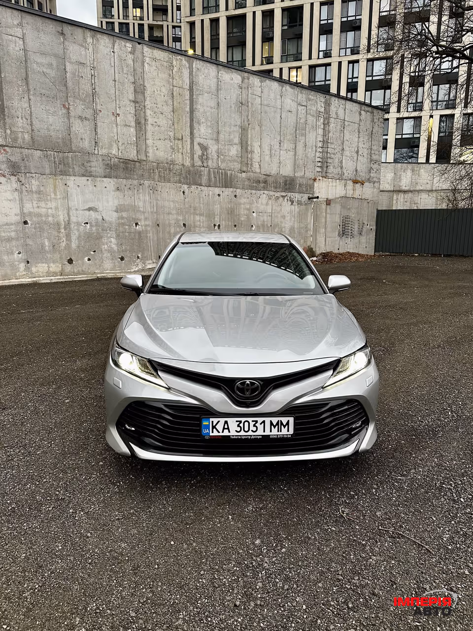 Toyota Camry - фото 2