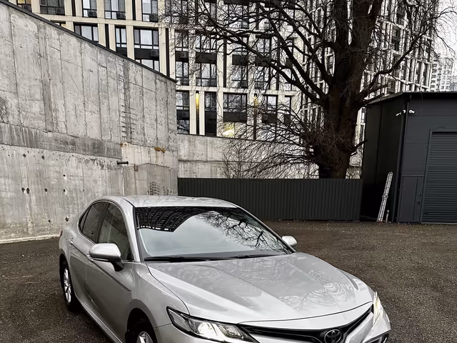 Toyota Camry - фото 3