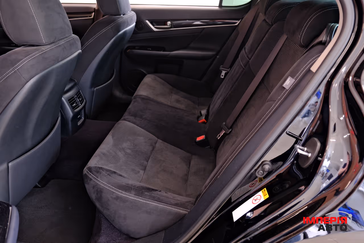 Lexus GS - фото 9
