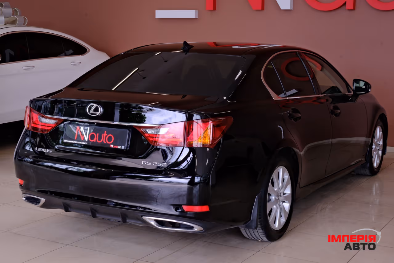 Lexus GS - фото 5