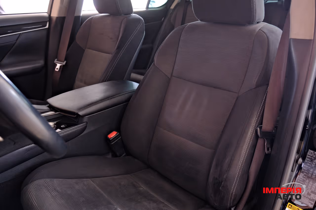 Lexus GS - фото 8