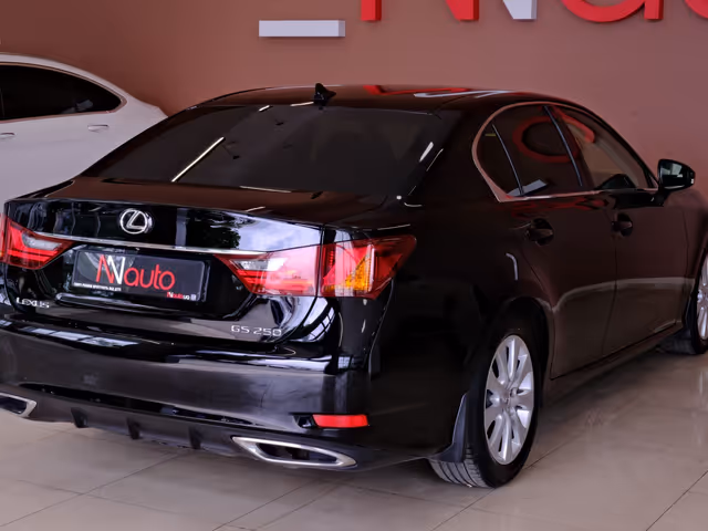 Lexus GS - фото 5