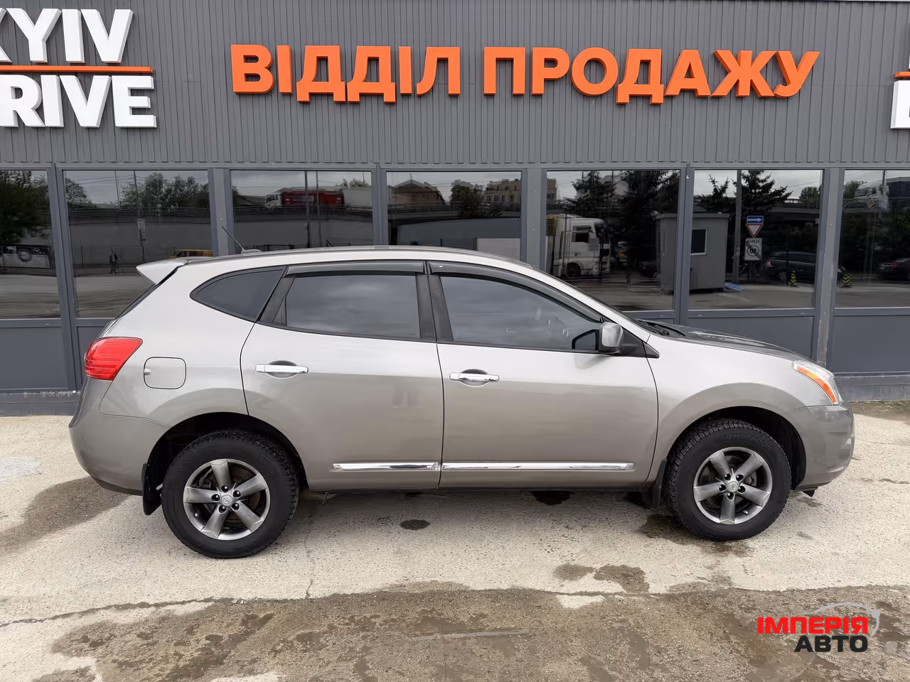 Nissan Rogue - фото 3